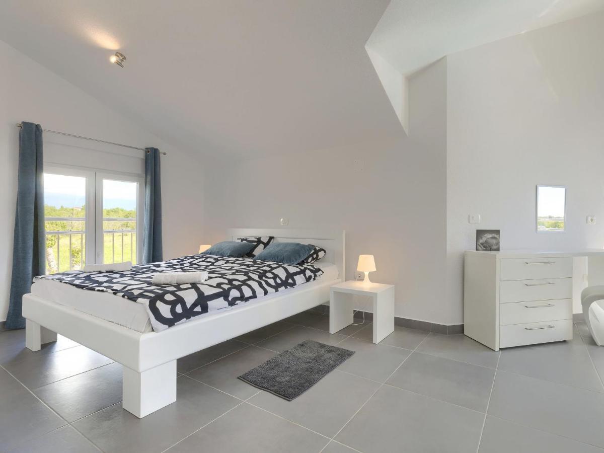 Holiday Home Villa Gocci By Interhome Kmeti Eksteriør bilde