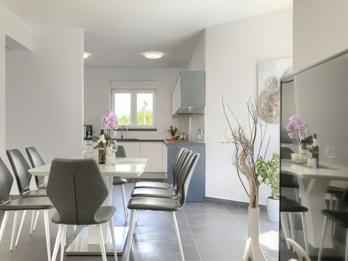 Holiday Home Villa Gocci By Interhome Kmeti Eksteriør bilde