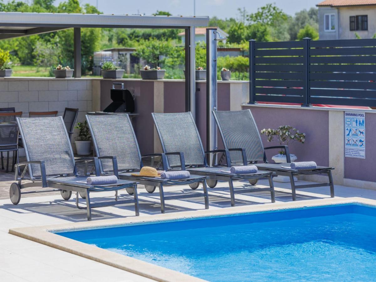 Holiday Home Villa Gocci By Interhome Kmeti Eksteriør bilde